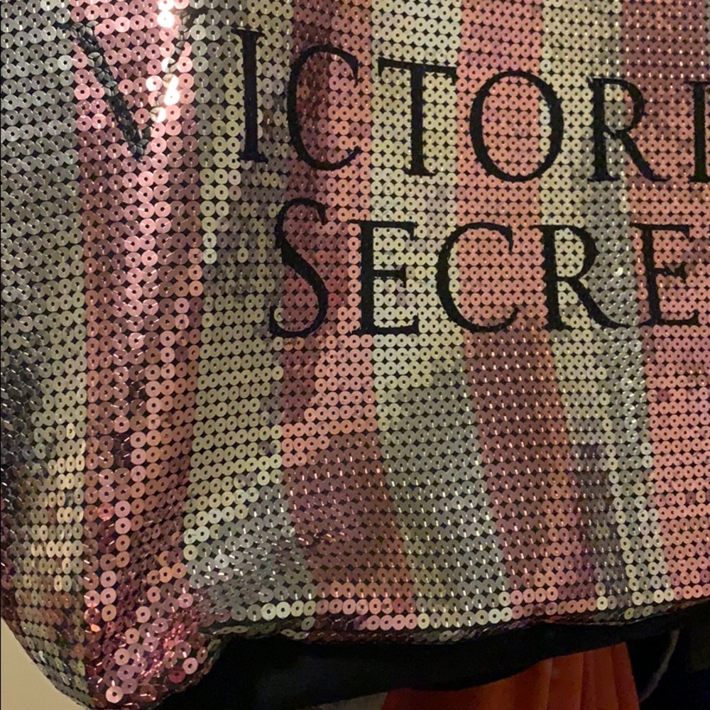 Vs Sequence Tote Barely Used - image 7